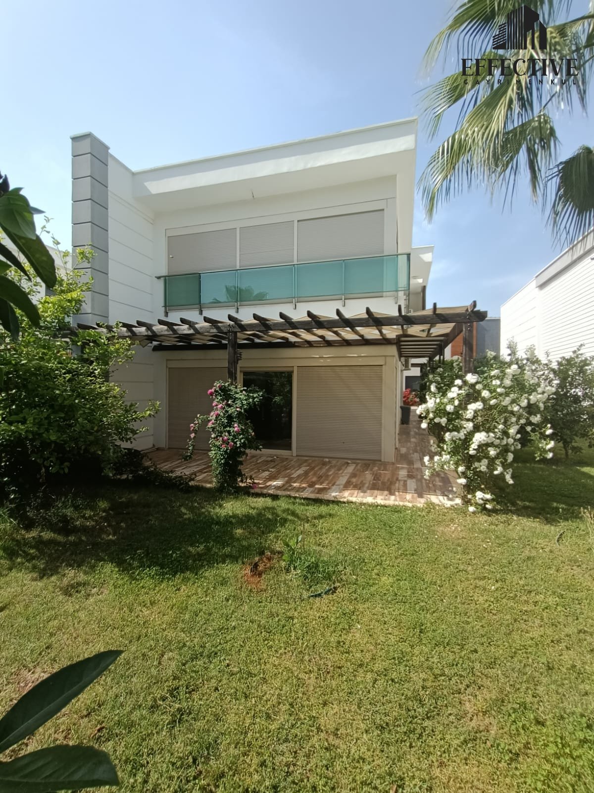 DÖŞEMEALTI SİTE İÇERİSİNDE 4+1 VATANDAŞLIĞA UYGUN VİLLA REF:191