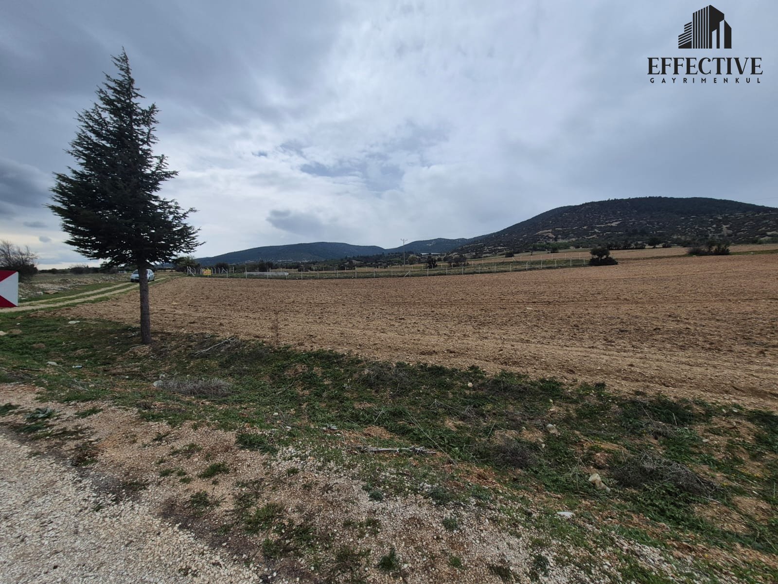 KORKUTELİ ÇOMAKLI'DA 3.445 M² SATILIK TARLA *REF512