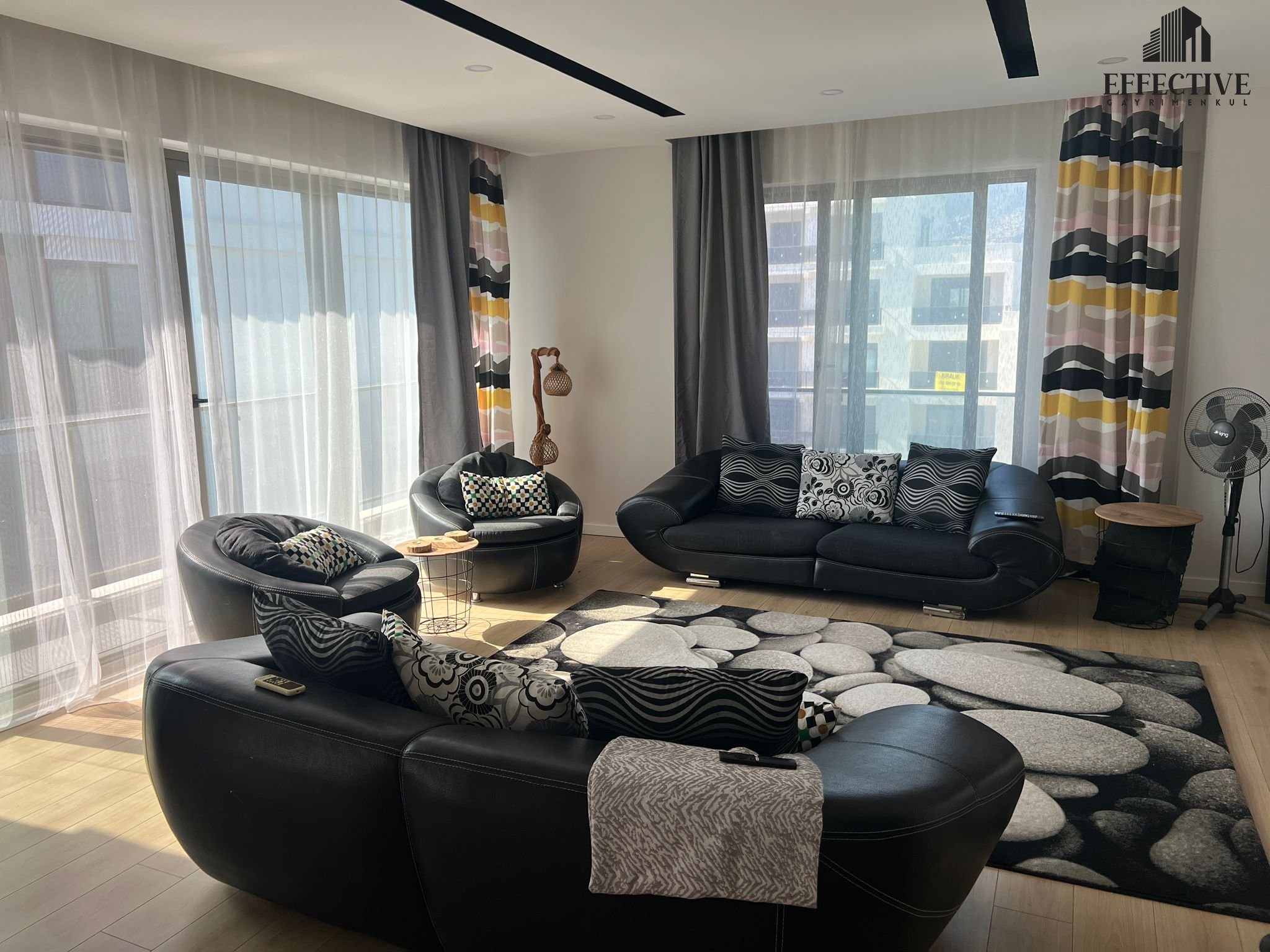 FİNİKE'DE HAVUZLU SİTE İÇİ EŞYALI KİRALIK DAİRE *REF526