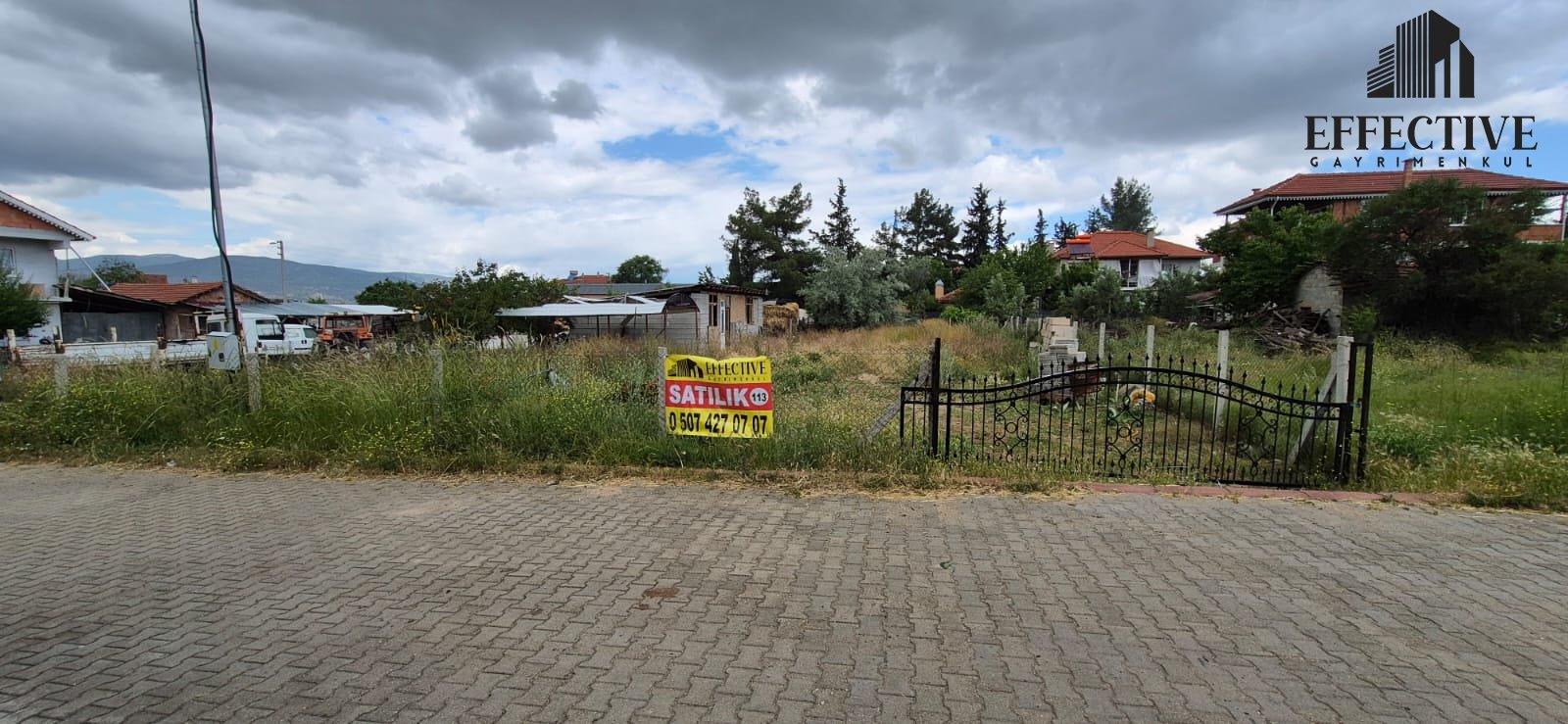 KORKUTELİ BOZOVA'DA 552 M² SATILIK ARSA *REF528